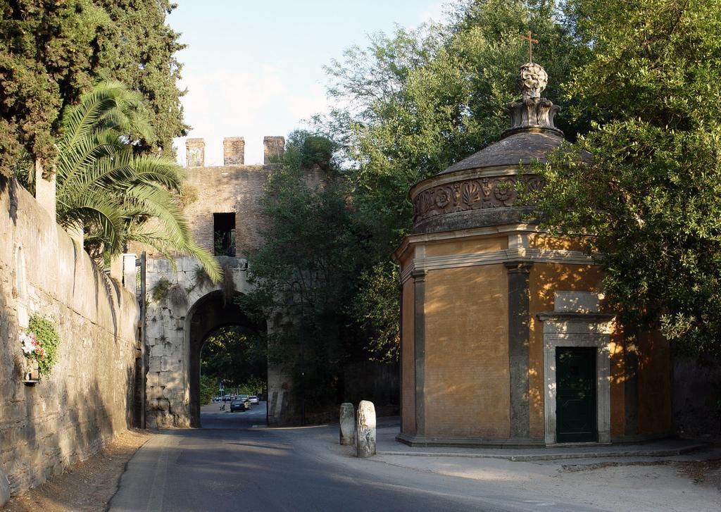 Porta Latina Suite - Private Apartment Rome'S Center Екстер'єр фото